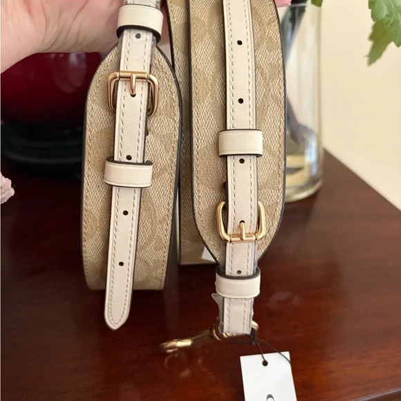 NWT Coach Signature adjustable guitar strap in Light Khaki/Chalk - Picture 4 of 9